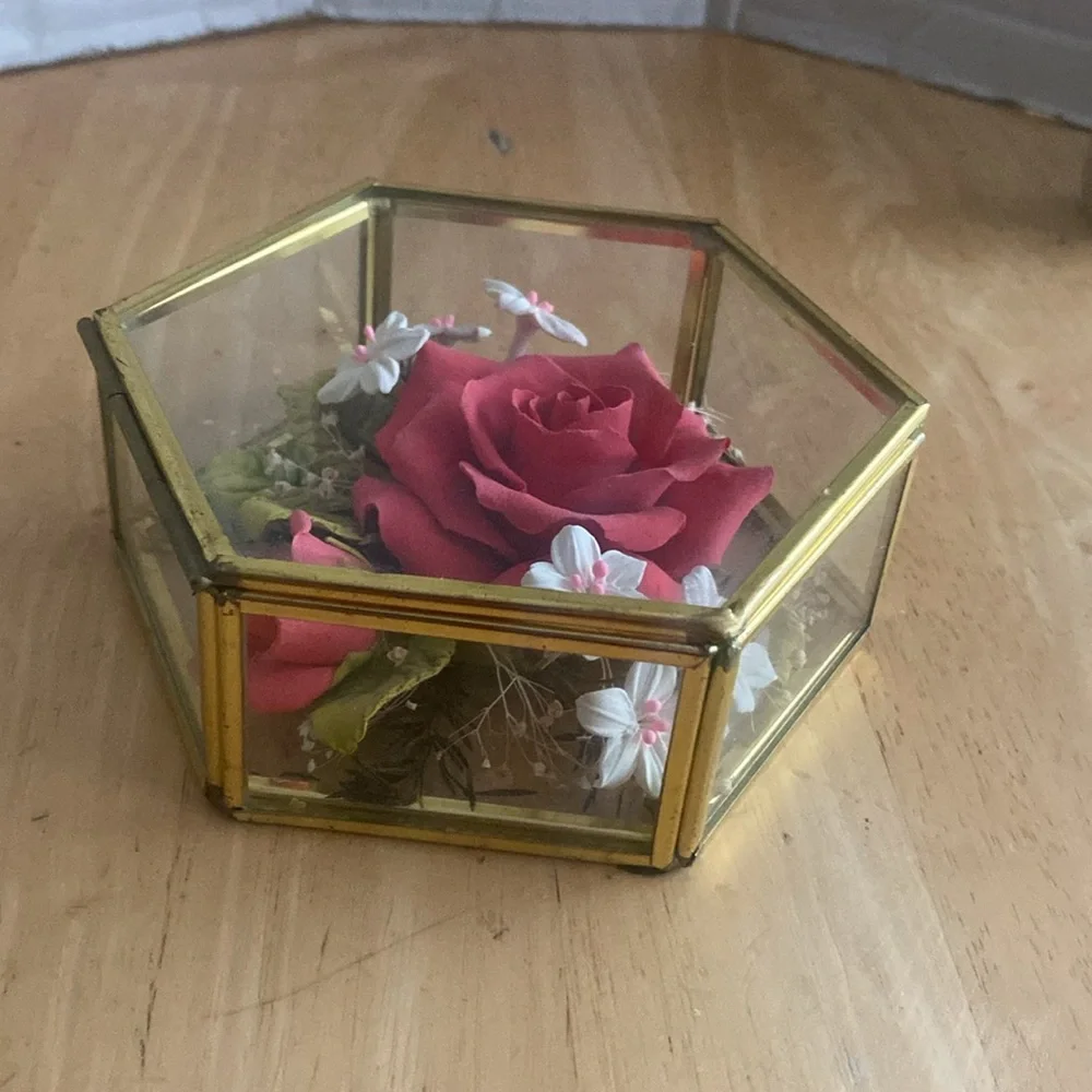 Hexagonal Glass brass trim Terrarium w ceramic red Rose & White Flowers. Vintage